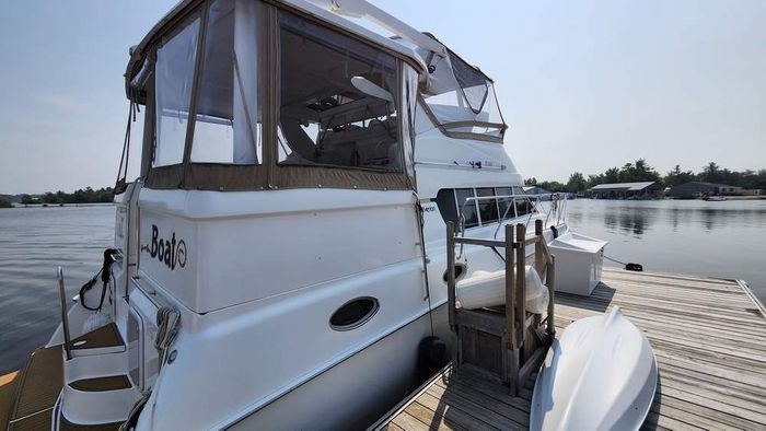 1997 Silverton 402 Motor Yacht Photo 2 of 56