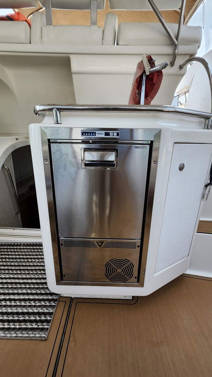 1997 Silverton 402 Motor Yacht Photo 20 of 56