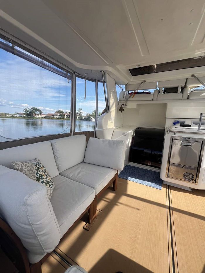 1997 Silverton 402 Motor Yacht Photo 17 of 56