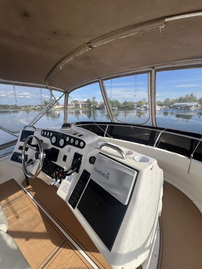 1997 Silverton 402 Motor Yacht Photo 10 of 56