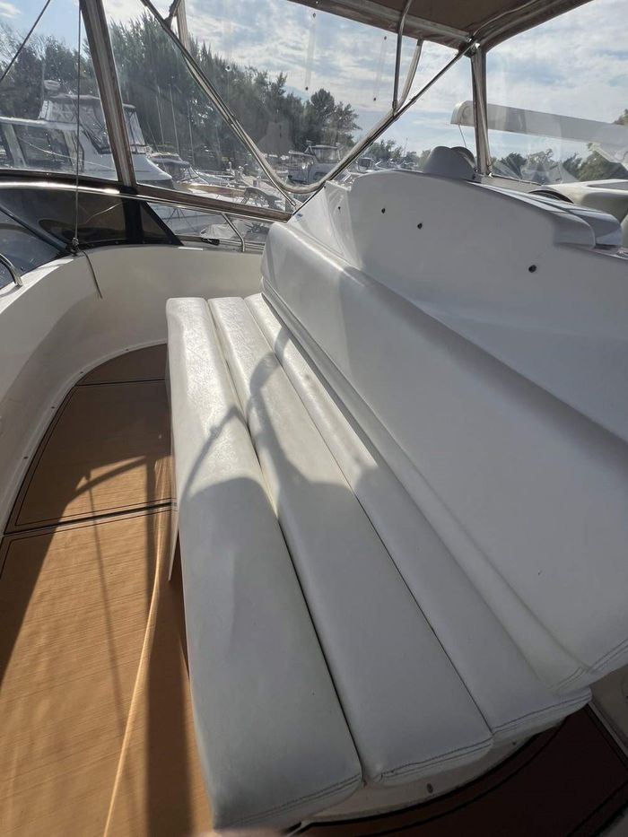 1997 Silverton 402 Motor Yacht Photo 13 of 56