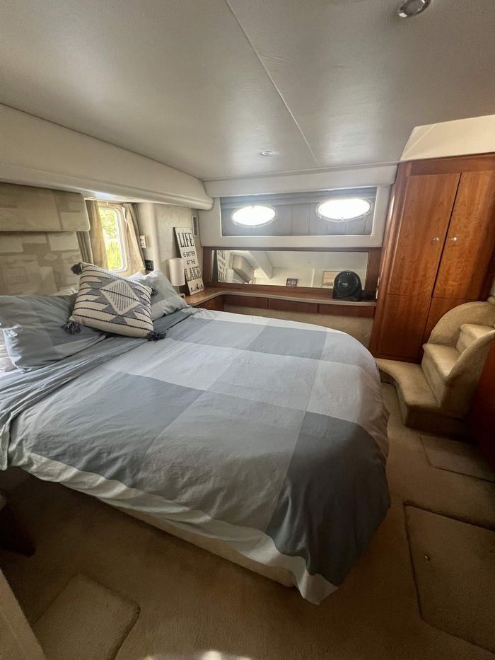 1997 Silverton 402 Motor Yacht Photo 24 of 56