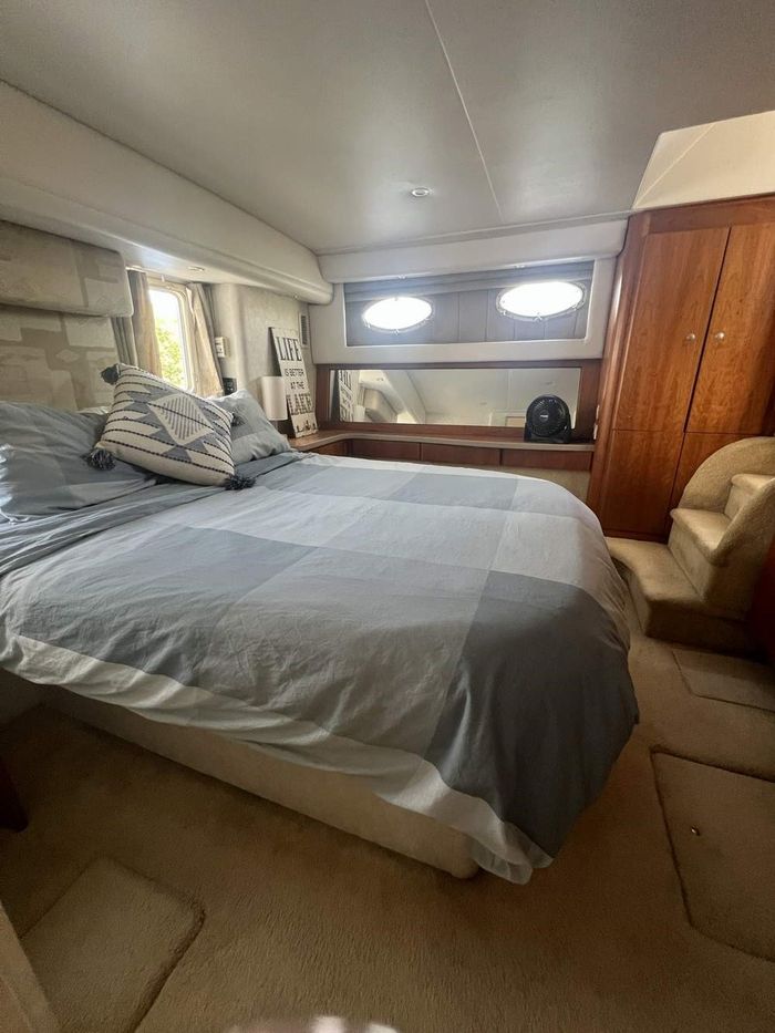 1997 Silverton 402 Motor Yacht Photo 27 of 56