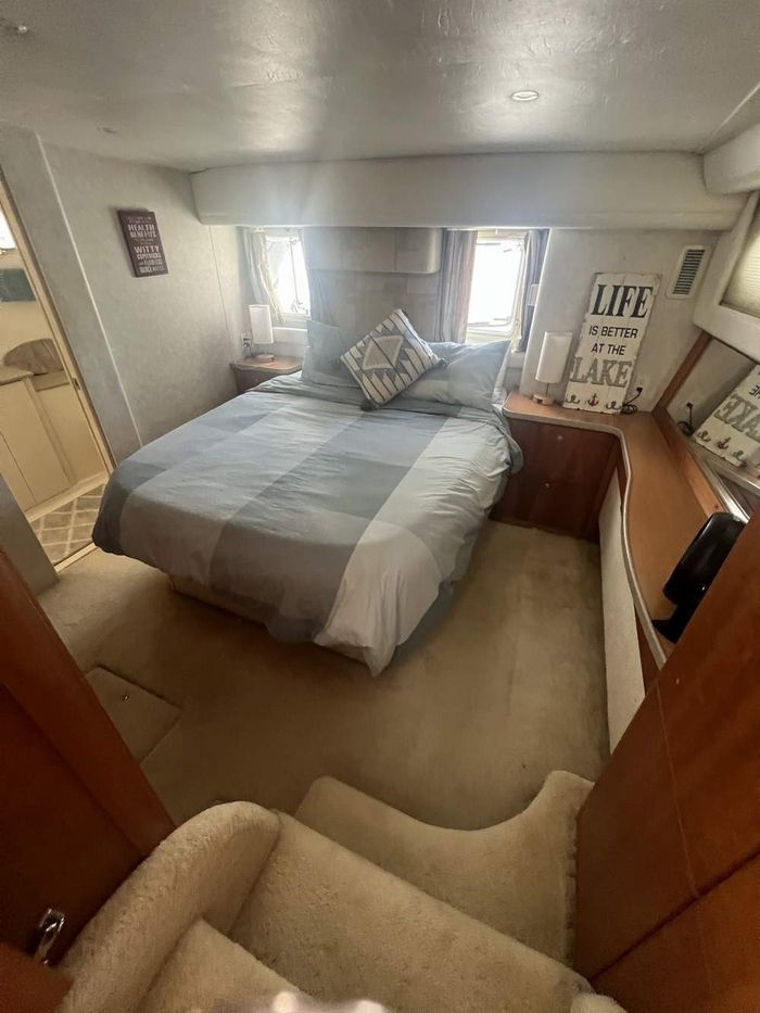 1997 Silverton 402 Motor Yacht Photo 31 of 56