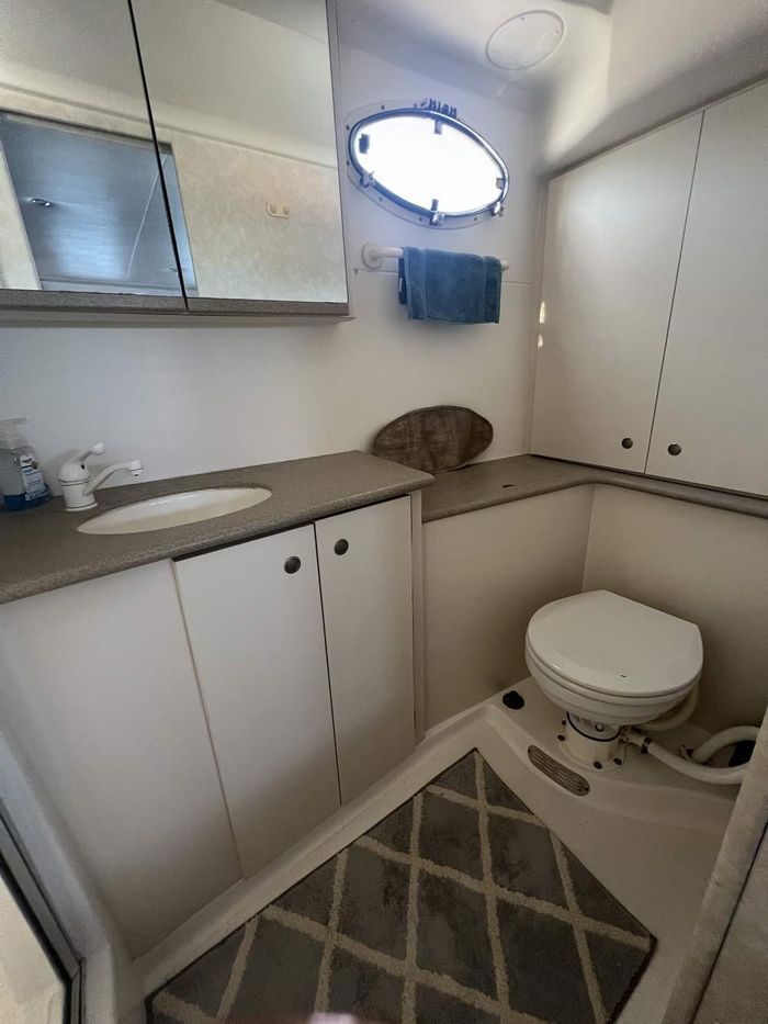 1997 Silverton 402 Motor Yacht Photo 35 of 56