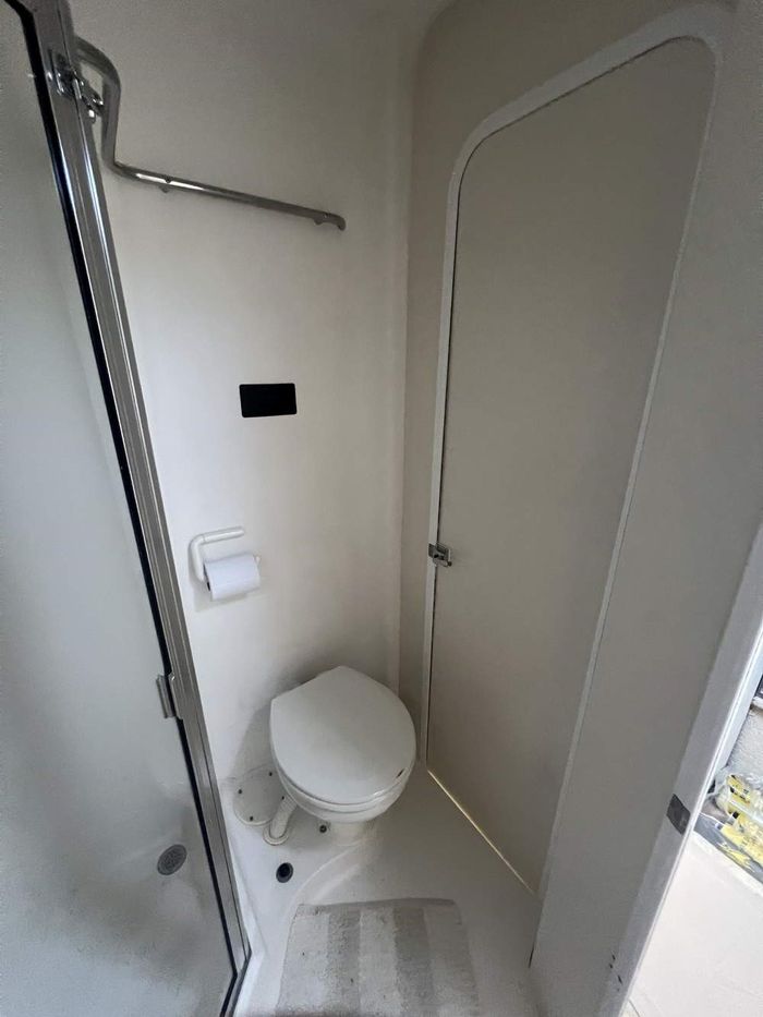 1997 Silverton 402 Motor Yacht Photo 36 of 56