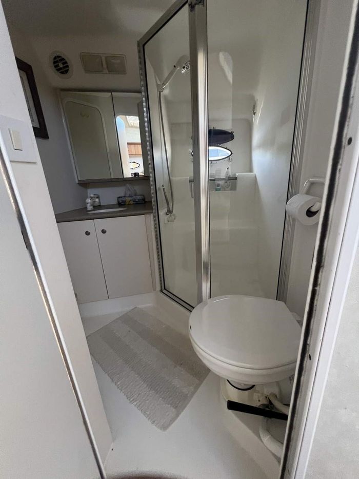 1997 Silverton 402 Motor Yacht Photo 38 of 56