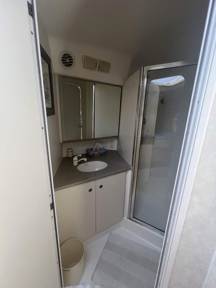 1997 Silverton 402 Motor Yacht Photo 39 of 56