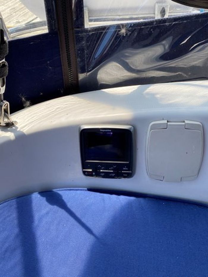 2003 Beneteau Oceanis 331 Photo 6 of 18