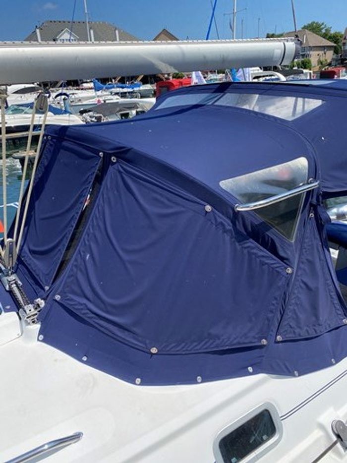 2003 Beneteau Oceanis 331 Photo 5 of 18