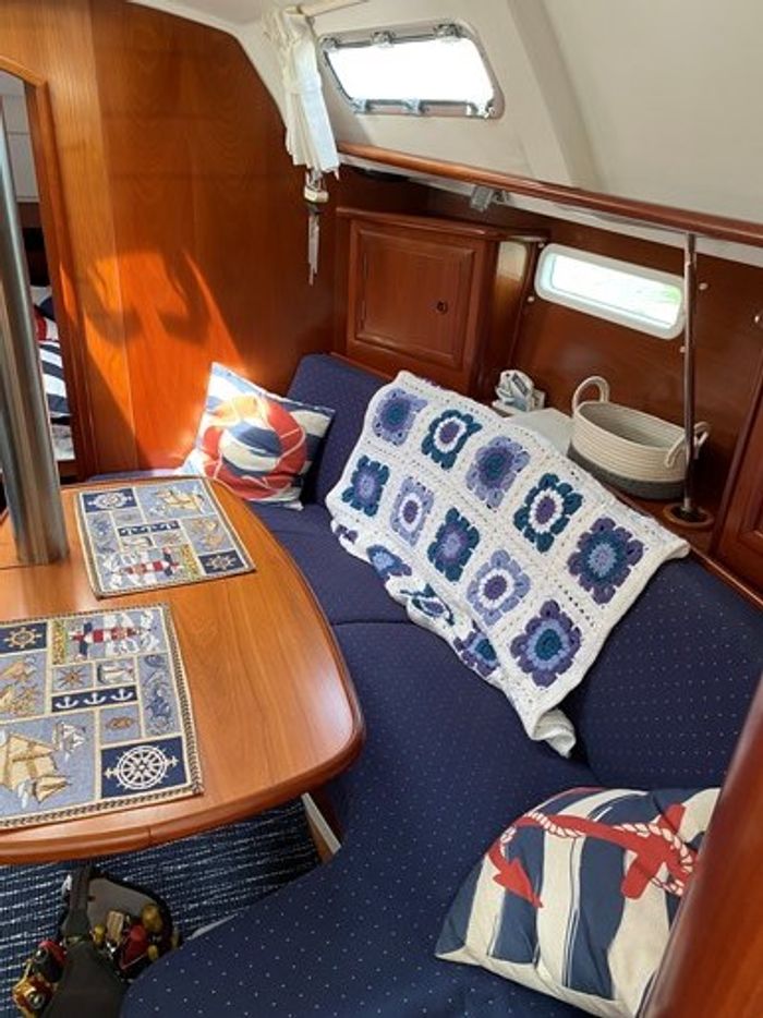 2003 Beneteau Oceanis 331 Photo 12 of 18