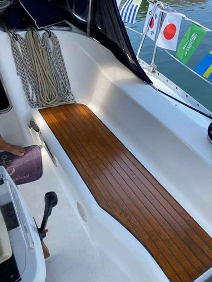 2003 Beneteau Oceanis 331 Photo 9 of 18
