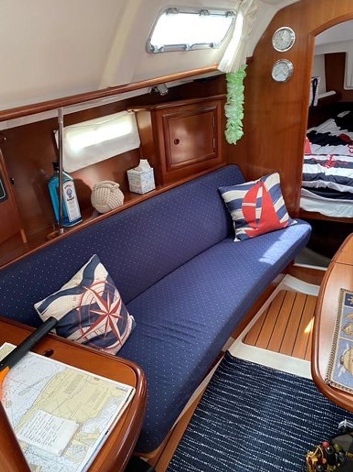 2003 Beneteau Oceanis 331 Photo 14 of 18