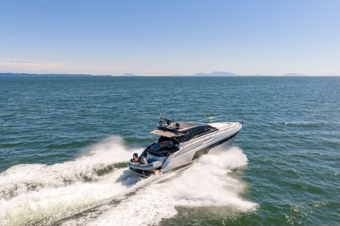 2015 Princess V48 Photo 10 of 96