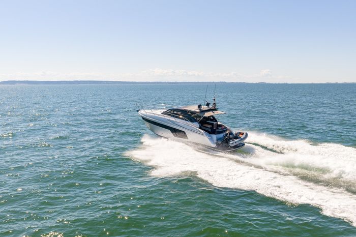 2015 Princess V48 Photo 11 of 96