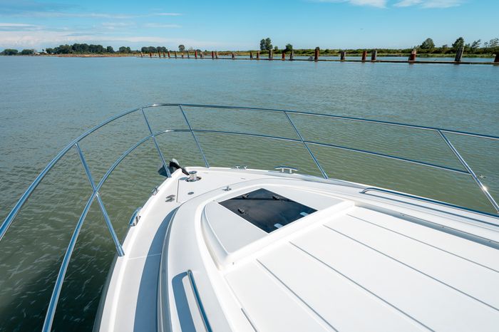 2015 Princess V48 Photo 20 of 96