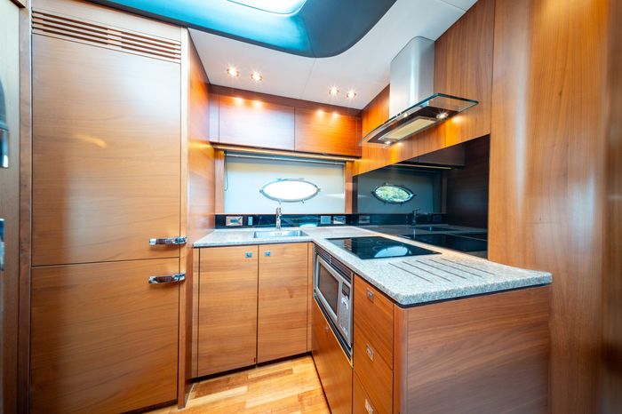 2015 Princess V48 Photo 65 of 96