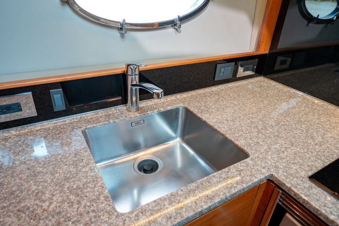 2015 Princess V48 Photo 71 of 96