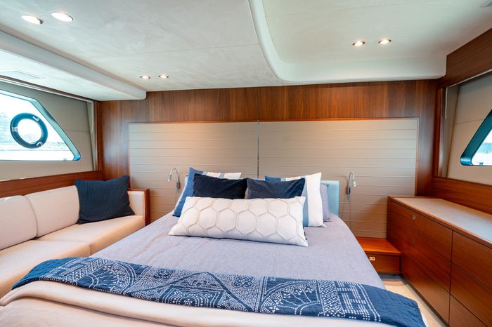 2015 Princess V48 Photo 75 of 96