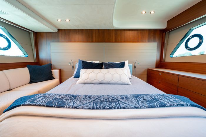 2015 Princess V48 Photo 77 of 96