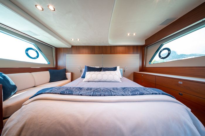 2015 Princess V48 Photo 79 of 96