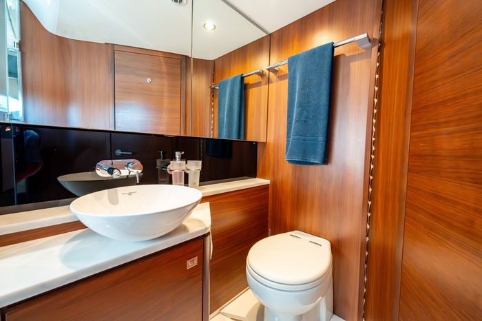 2015 Princess V48 Photo 87 of 96