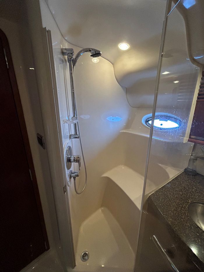 2005 Sea Ray 500 Sundancer Photo 6 of 83