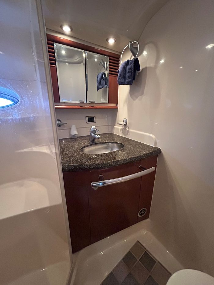 2005 Sea Ray 500 Sundancer Photo 7 of 83