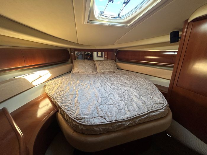 2005 Sea Ray 500 Sundancer Photo 9 of 83