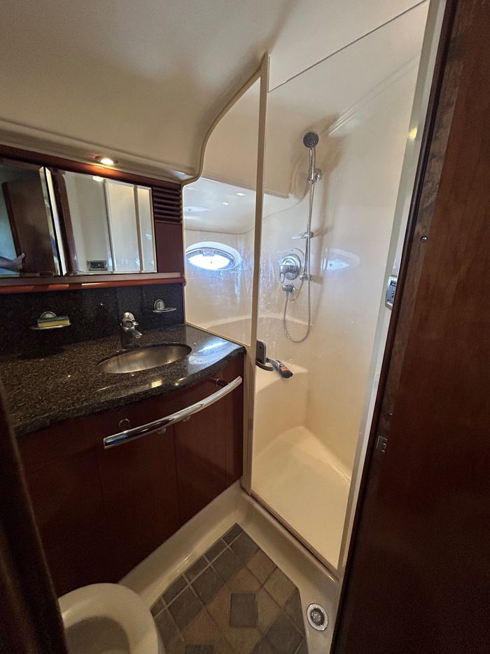 2005 Sea Ray 500 Sundancer Photo 13 of 83
