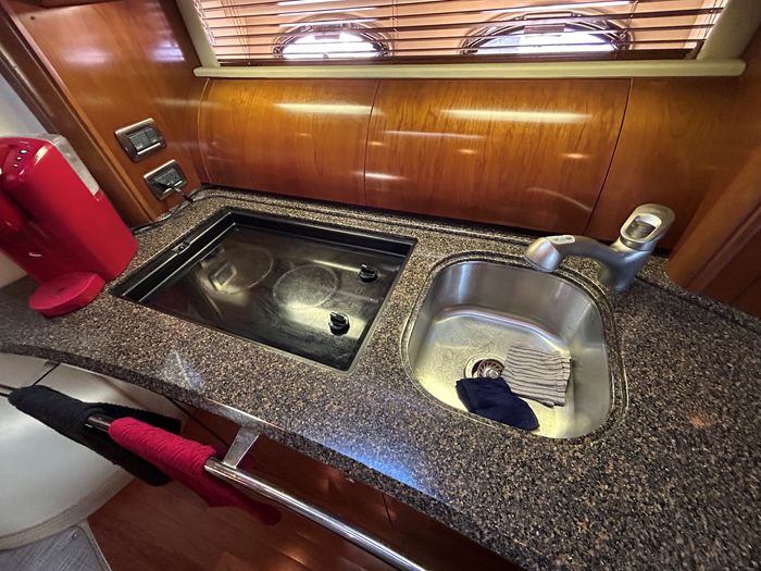 2005 Sea Ray 500 Sundancer Photo 22 of 83