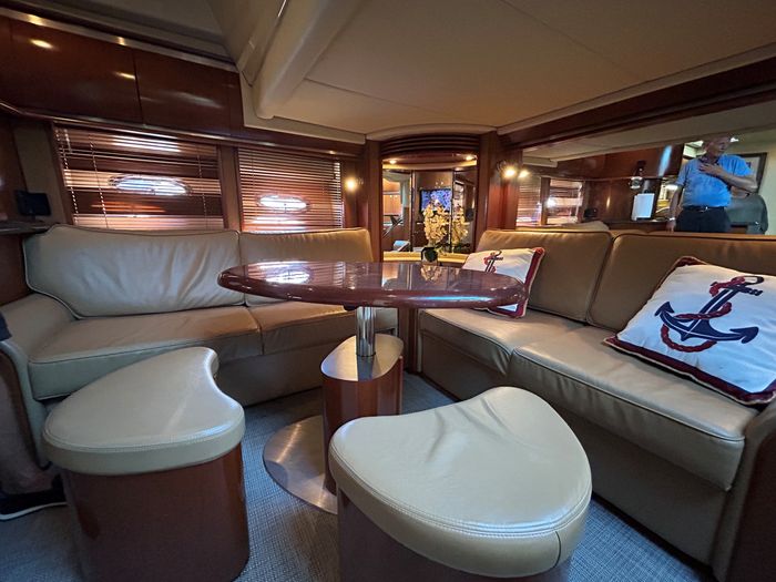 2005 Sea Ray 500 Sundancer Photo 24 of 83