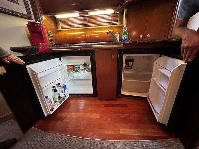 2005 Sea Ray 500 Sundancer Photo 31 of 83