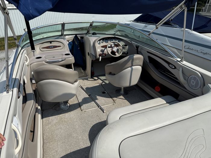 2003 Sea Ray 220 Select Photo 8 sur 13