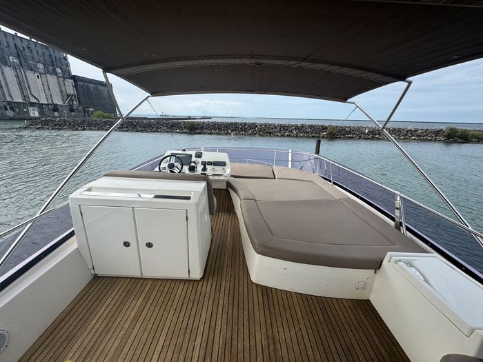 2013 Prestige 500 Photo 61 of 106