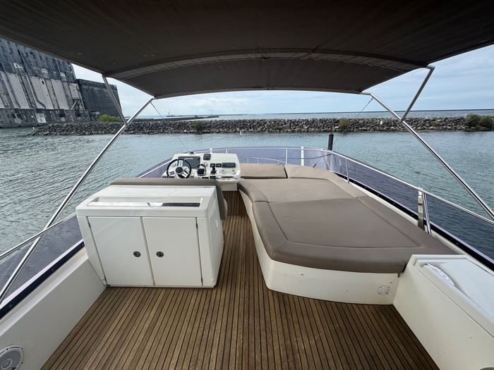 2013 Prestige 500 Photo 62 of 106