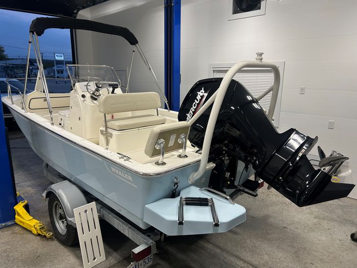 2023 Boston Whaler 170 Montauk Photo 2 of 16