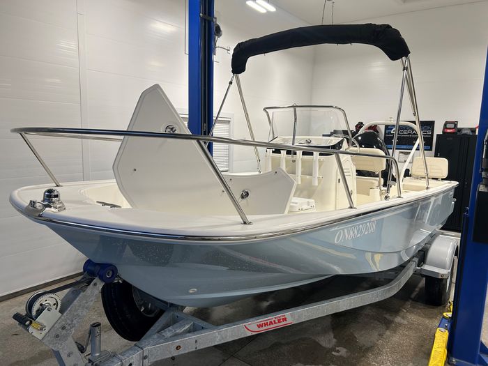 2023 Boston Whaler 170 Montauk Photo 3 of 16