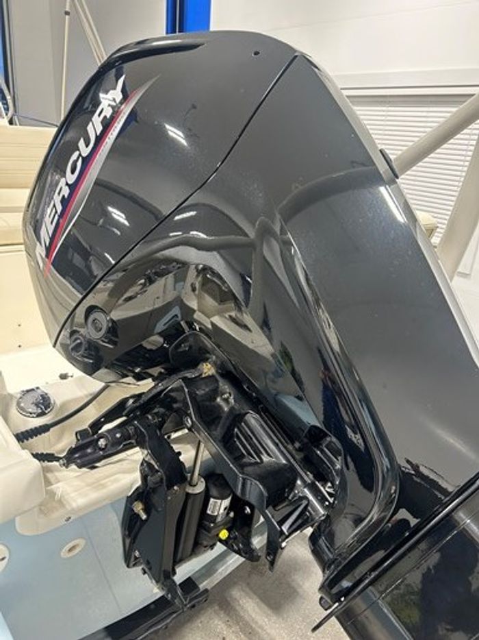 2023 Boston Whaler 170 Montauk Photo 16 of 16
