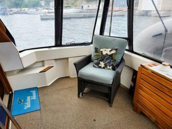 1986 Bayliner 3270 Photo 11 of 28