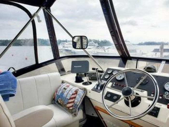 1986 Bayliner 3270 Photo 16 of 28