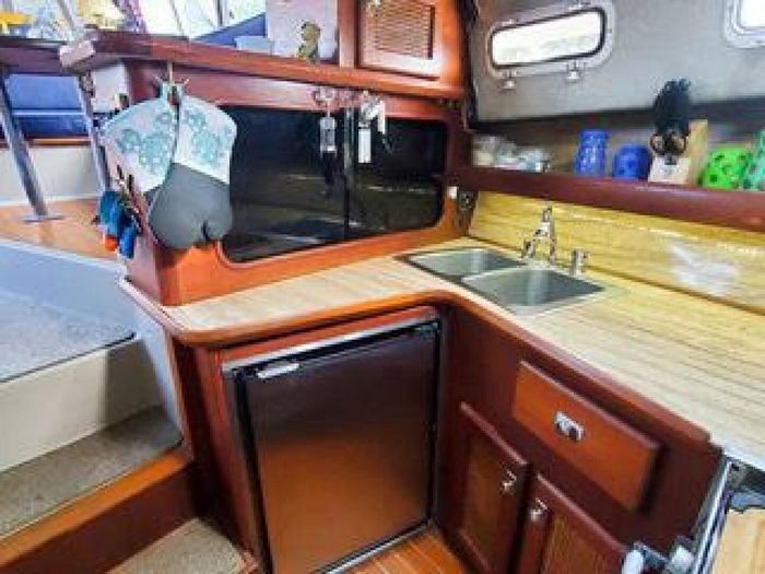 1986 Bayliner 3270 Photo 24 of 28
