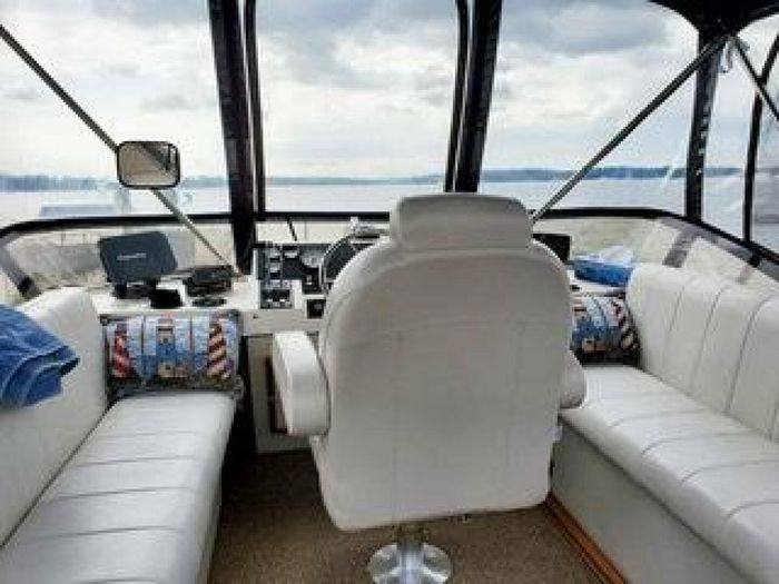 1986 Bayliner 3270 Photo 15 of 28