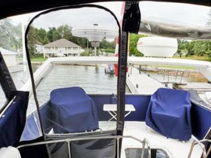 1986 Bayliner 3270 Photo 10 of 28