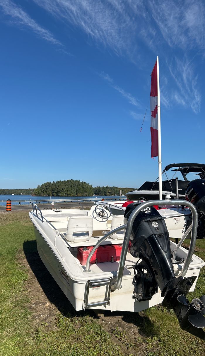 2011 Boston Whaler 150 super sport Photo 2 of 7