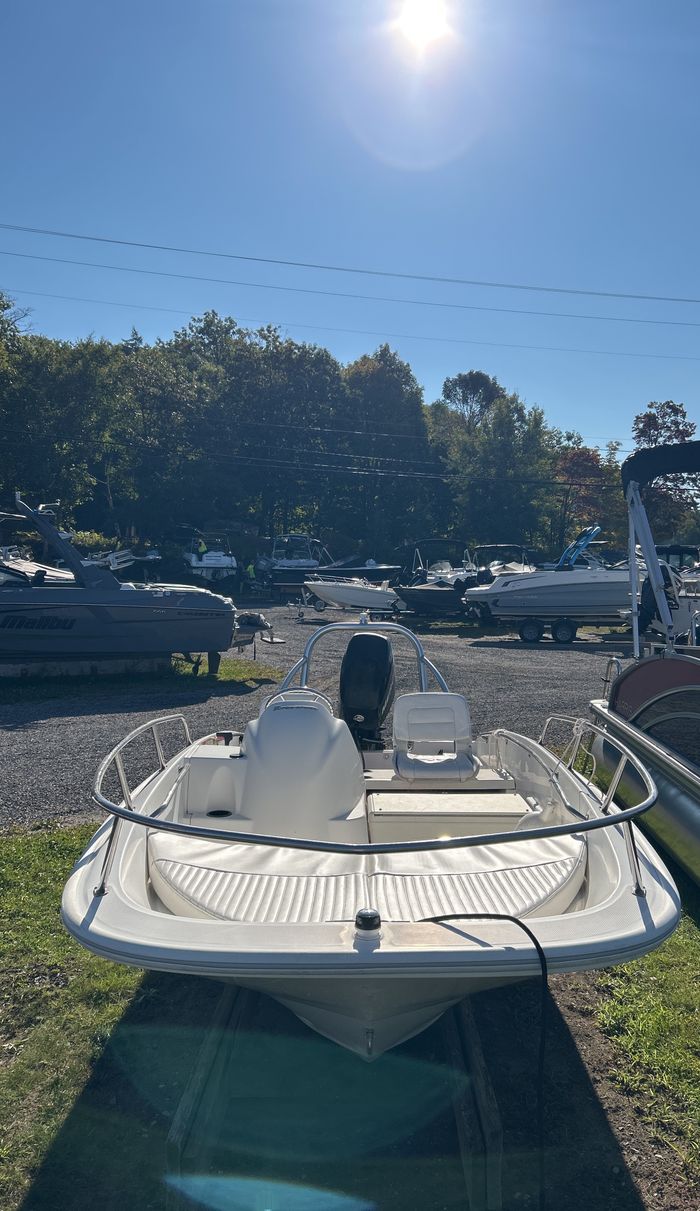 2011 Boston Whaler 150 super sport Photo 6 of 7