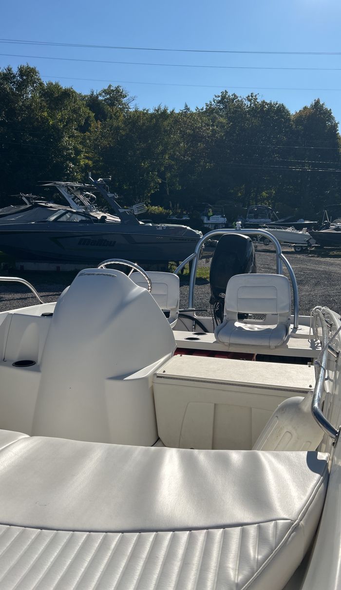 2011 Boston Whaler 150 super sport Photo 7 of 7