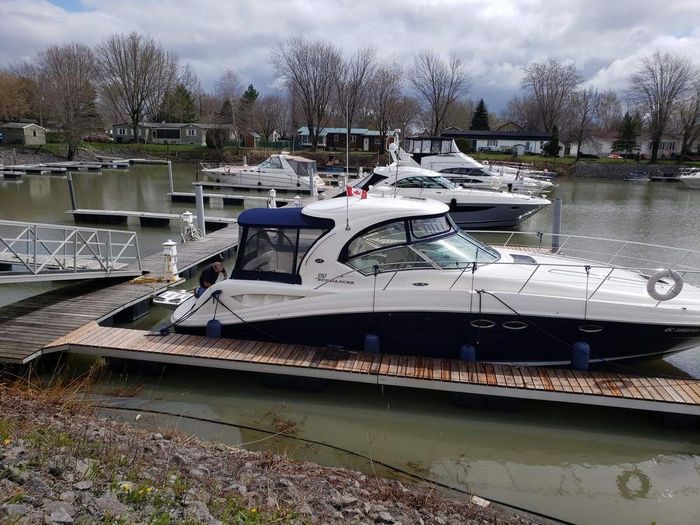 2005 Sea Ray 390 Sundancer Photo 2 of 48