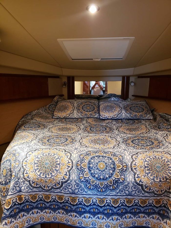 2005 Sea Ray 390 Sundancer Photo 30 of 48