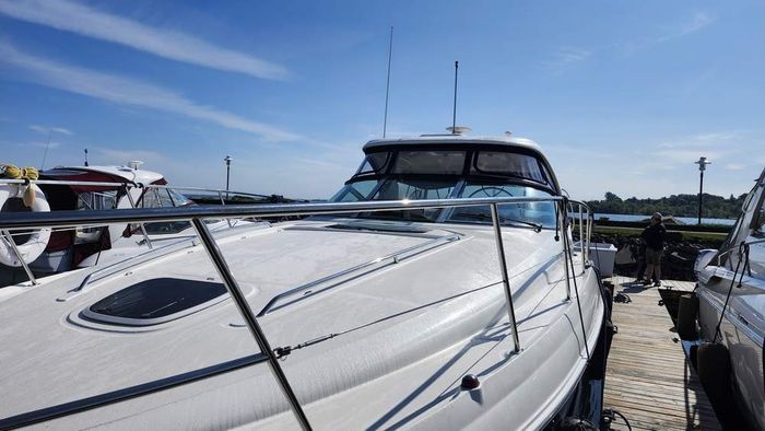 2005 Sea Ray 390 Sundancer Photo 5 of 48